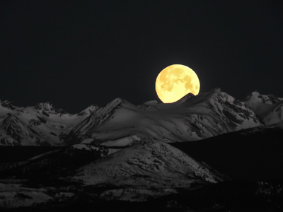 Photo Note Card: Full Moon setting over the Continental Divide, taken from Lafayette, Colorado