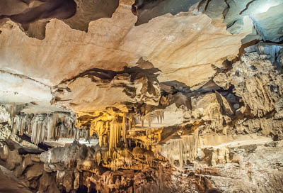 Photo Note Card: 
Crystal Cave, Stalactites and Stalagmites, Sequoia National Park