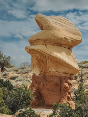 Photo Note Card: 
Giant Auger Hoodoo, colored and uniquely shaped Enstrada Sandstone rock sculptures  at the Devil's Garden, Grand Staircase-Escalante National Monument, Hole-in-the-Rock Road near Escalante, Utah
