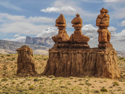 Photo Note Card: Three Sisters Hoodoos, with Wild Horse Butte in background, Goblin Valley State Park, Utah