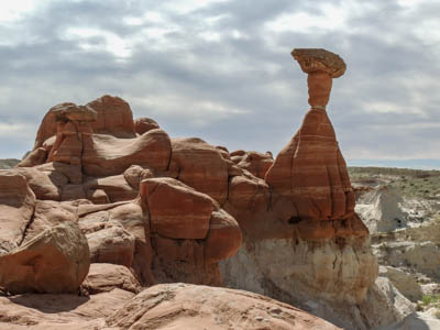Photo Note Card: 
Hoodoos and  colored and uniquely shaped Enstrada Sandstone rock sculptures, taken along a hike in the Toadstools, in Grand Staircase-Escalante National Monument, in southern Utah near  the Arizona border